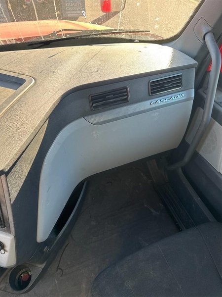 2020 Freightliner Cascadia 1FUJHHDV9LLLC1673