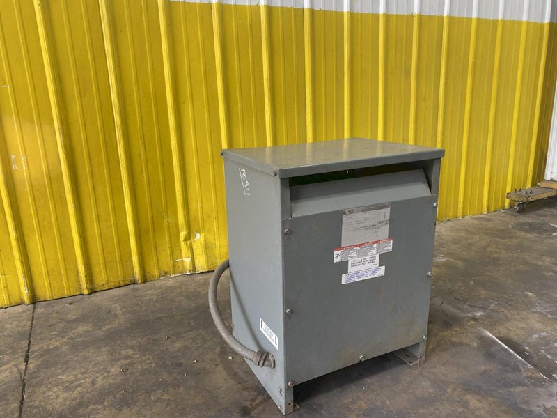 30 KVA SQUARE D 480 - 208Y/120 VOLT ELECTRICAL TRANSFORMER: STOCK 18911