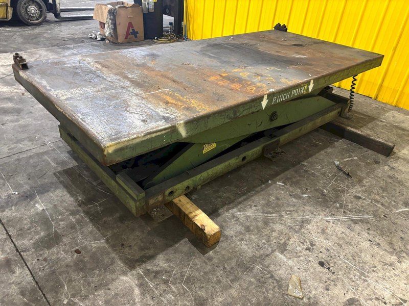 108&#039; X 48&quot; HYDRAULIC LIFT TABLE: STOCK #23555