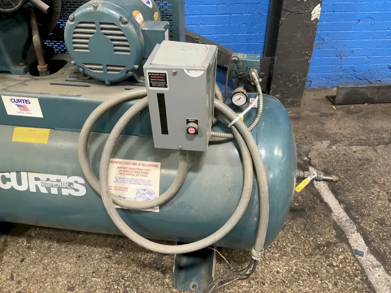 CURTIS 10 HP CHALLENGE AIR AIR COMPRESSOR  -  E-71
