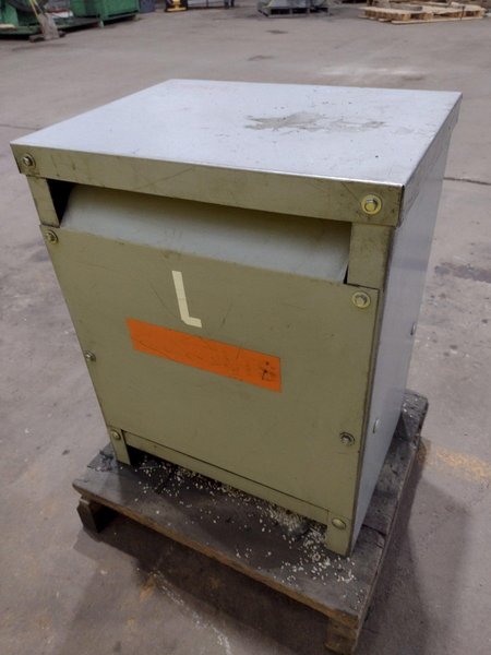 15 KVA SOLA 480 DELTA TO 208Y/120 VOLT ELECTRICAL TRANSFORMER: STOCK 19620