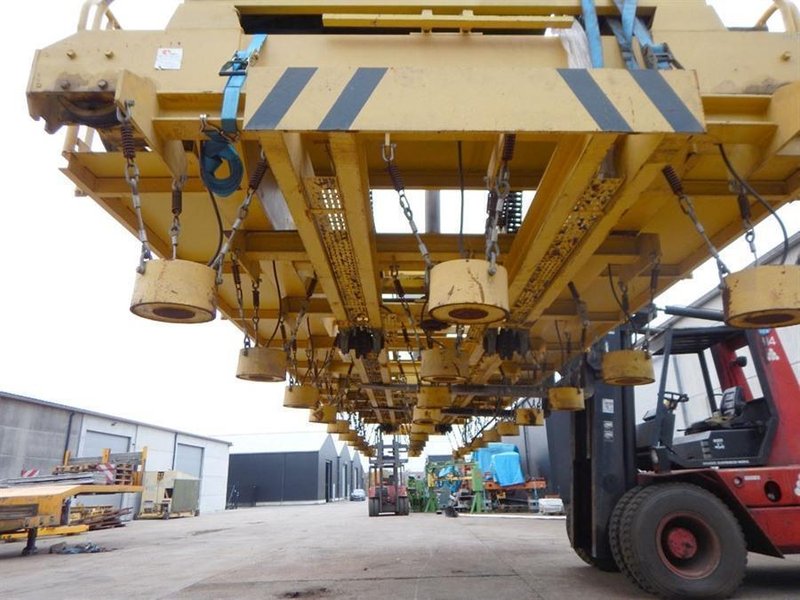 Fimec crane with magnetic plate hoist - 15 ton x 12 500 mm