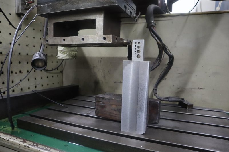 Hansvedt Master Manual Sinker EDM, H-Pulse Power Supply, Anilam DRO- Auction Item