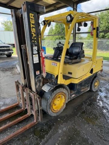 Hyster H70FT 7,000 lb LPG Cushion/Pneumatic Forklift, 2020 – Triple Mast, Side Shift (1)