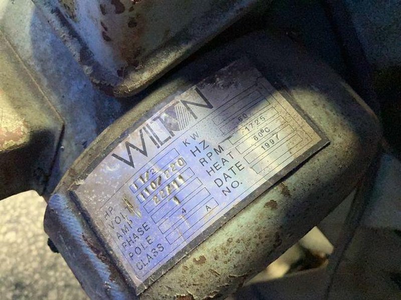 WILTON MACHINERY 17" X 10" HORIZONTAL BAND SAW  -  7020