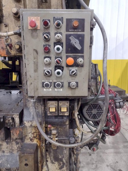 800 TON BLISS MODEL #26 KNUCKLE JOINT PRESS, 2.5" STROKE: STOCK #21707