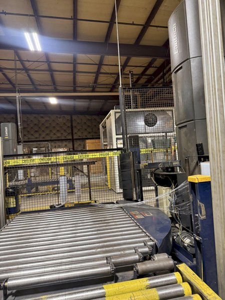 50" x 48" x 92" HIGH LANTECH QL AUTOMATIC SHRINK WRAPPER WITH IN-FEED &amp; OUT-FEED CONEYOR. STOCK # 0980426