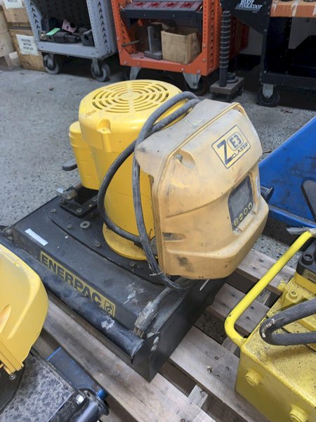 Enerpac Model ZE3220LB Electric Hydraulic Pump, sn D21209040C