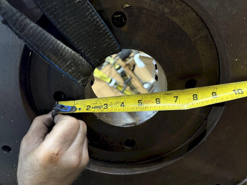 42” DIAMETER 4-JAW LATHE CHUCK WITH T-SLOTS: STOCK #21773