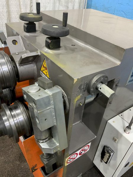 COMAC MODEL 304 HV HYDRAULIC ANGLE ROLLS: STOCK #80822