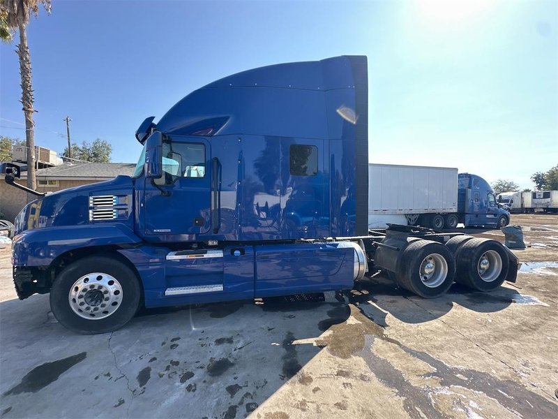 2022 Mack Anthem 1M1AN4GY6NM030628