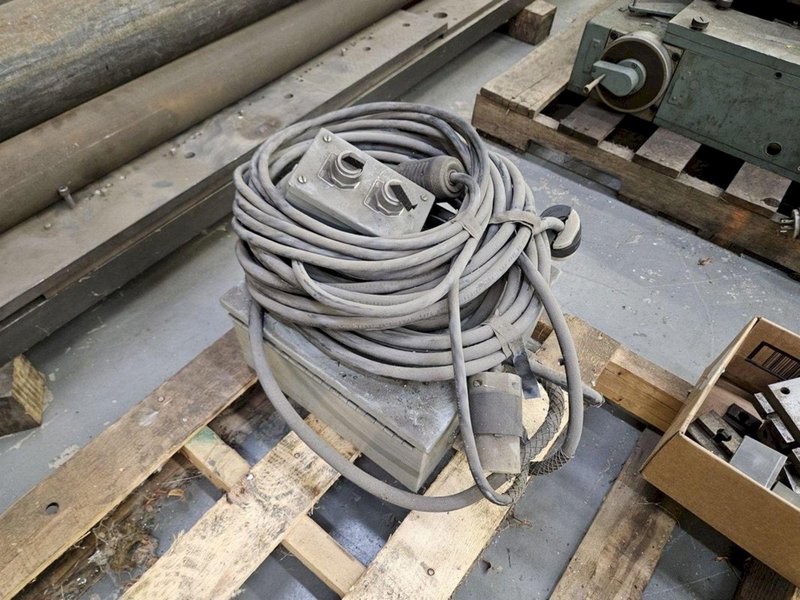 24" KNIGHT ROTARY TABLE. STOCK # 1216125