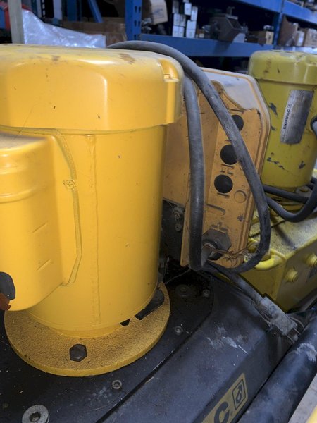 Enerpac Model ZE3220LB Electric Hydraulic Pump, sn D21209040C