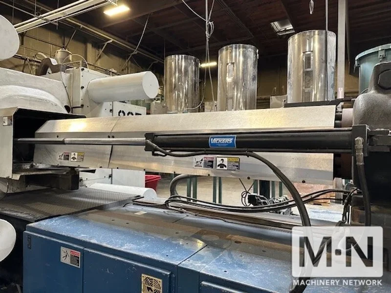 1430 TON 363 OZ VAN DORN MODEL 1430CC17000 INJECTION MOLDING MACHINE MFG 2002