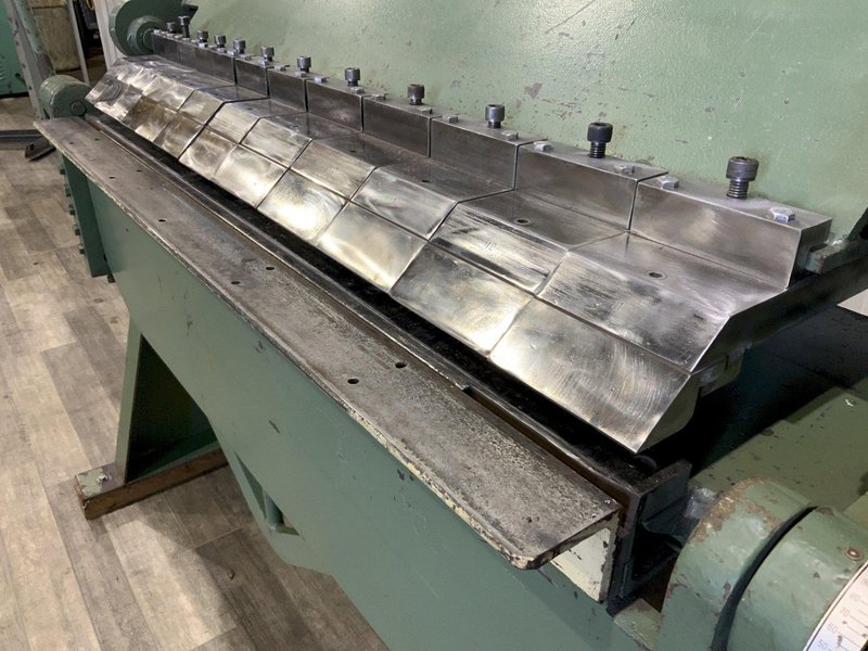 4' X 12 GAUGE DREIS &amp; KRUMP/CHICAGO MODEL BPU412-6 FINGER BRAKE: STOCK #81518