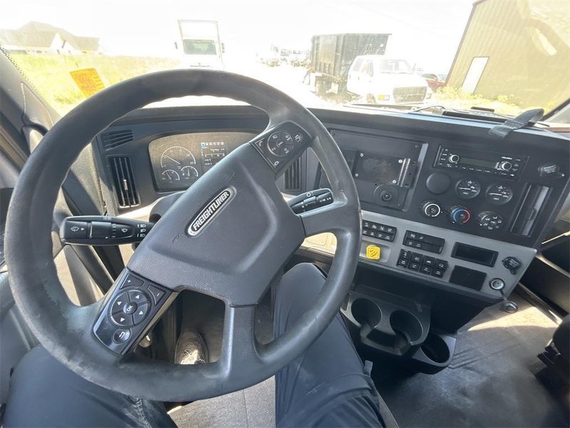 2020 Freightliner Cascadia 126 3AKJHHDR2LSKC0465