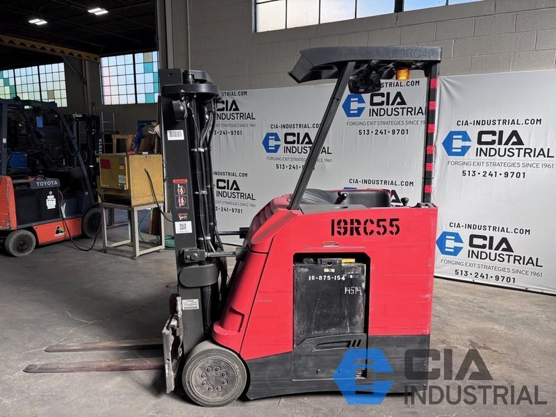 2019 - 3,500 LB. RAYMOND MODEL 425-C35TT STAND-UP ELECTRIC FORKLIFT