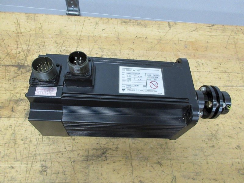 Used Haas Servo Axis Motor Sigma 1- 09 (Long) Part #93-62-0013 (Yaskawa Model USAGED-09A22K), With Coupling