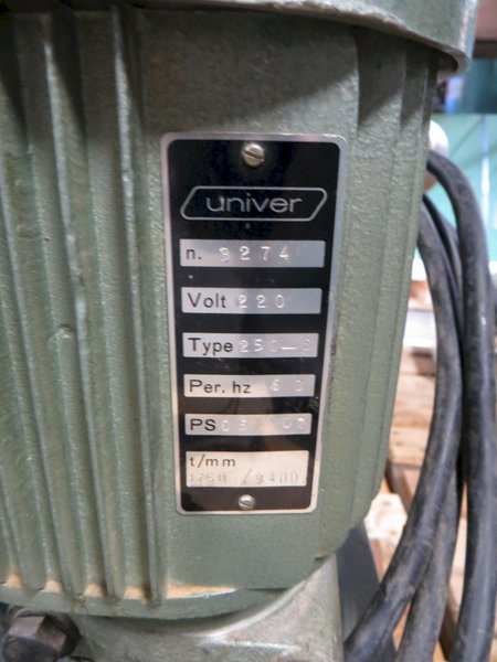 Univer Powerfeed 3 Roll Model 250-S with Mounting Shoe