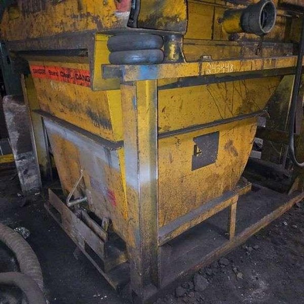 NFE hyvac model 230 s/n HV941with hopper