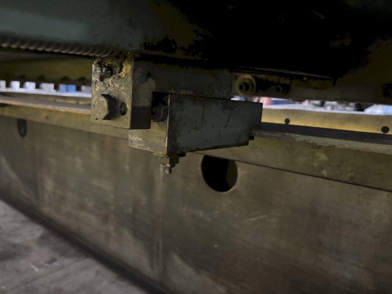 10' X 10 GAUGE PEARSON MODEL #1018ATX HYDRAULIC POWER SHEAR: STOCK #20974