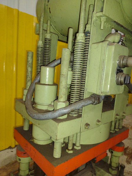 AIRAM PNEUMATIC CUTOFF PRESS: STOCK #23471