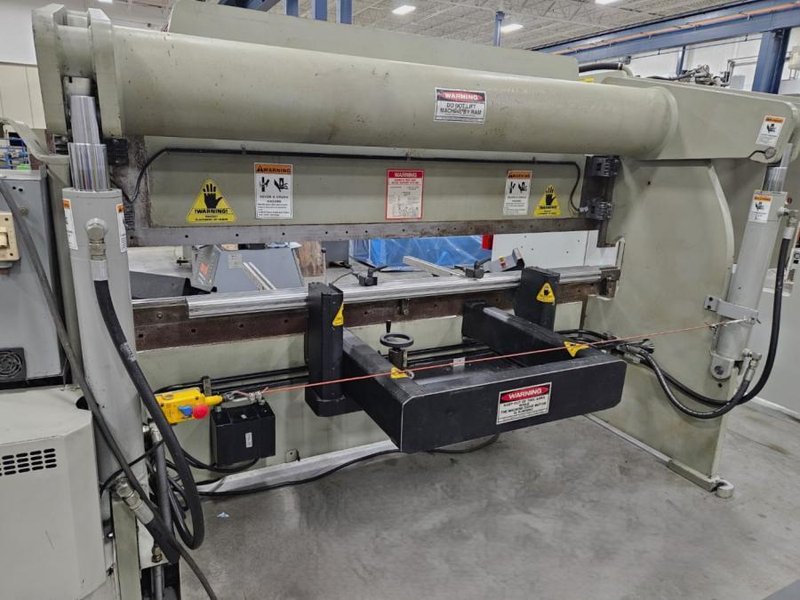 1997 Accurpress 710010 Hydraulic Press Brake (#5902)