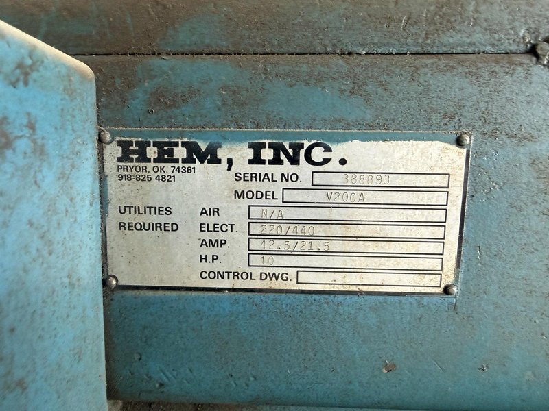 25" x 36" HEM MODEL #V200A AUTOMATIC VERTICAL BAND SAW: YOBRO#25399