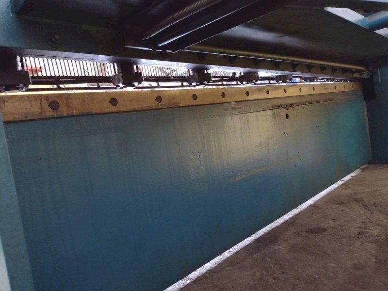 10' x 1/4" HTC MODEL 250-10A HYDRAULIC SHEAR: STOCK #19778