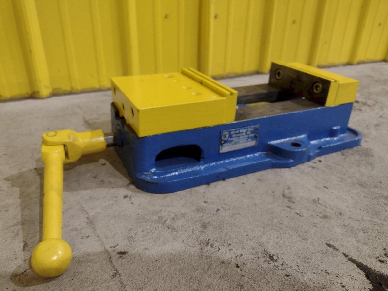 6&quot; KURT MODEL #D675 PRECISION MACHINE VISE W/ SWIVEL HANDLE: STOCK #23447