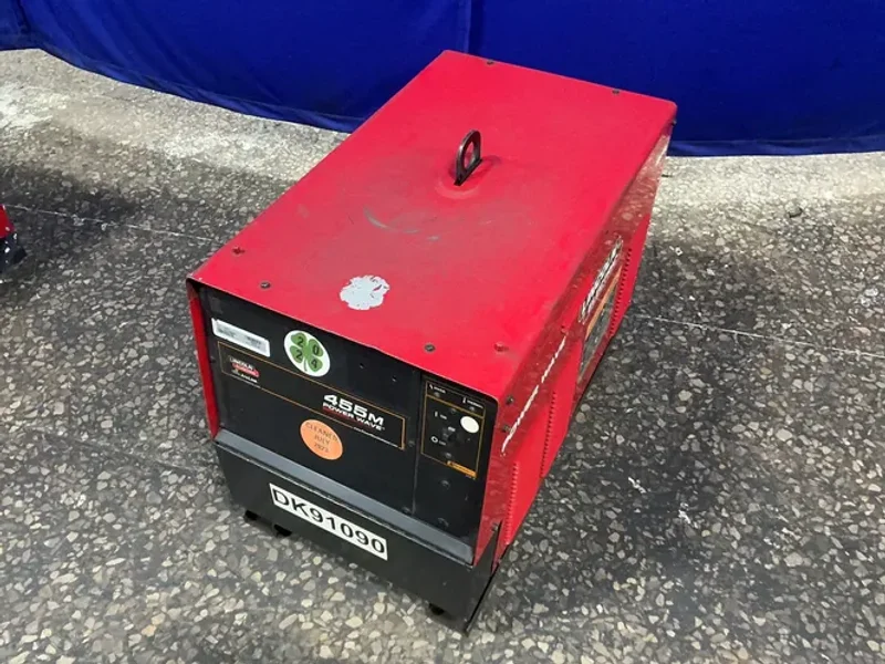 Lincoln Electric  455 Watts  Welder - Powerwave455m