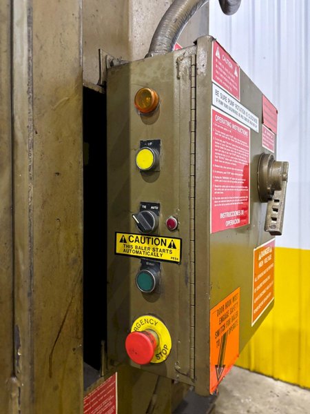 30&quot; X 60&quot;  PIQUA MODEL #HD2200 VERTICAL HYDRAULIC CARDBOARD BALER: YOBRO #24465