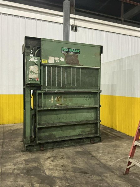 30" X 60" FOX VERTICAL HYDRAULIC BALER: YOBRO #24940