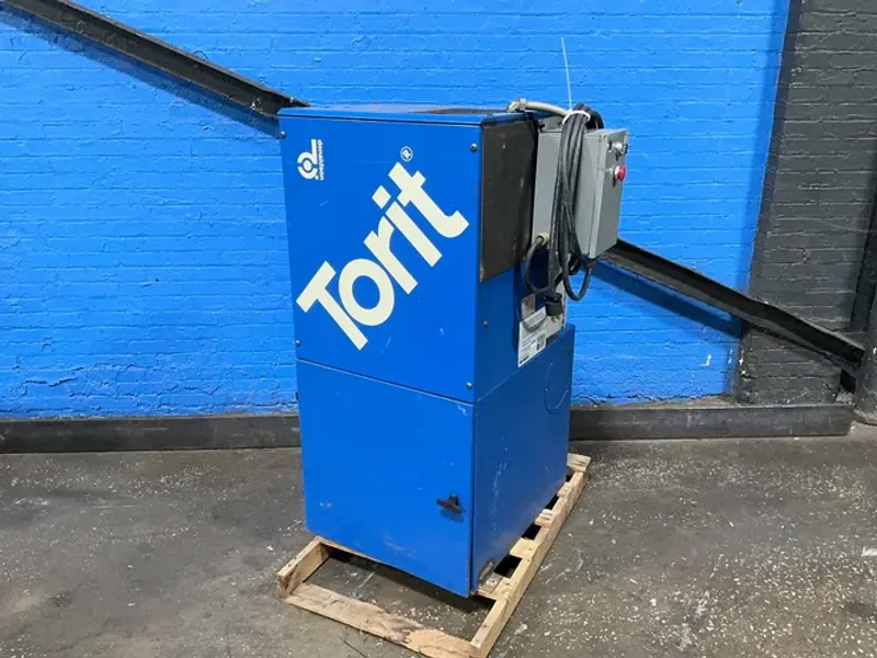DONALDSON 21.5” X 28” X 5” DUST COLLECTOR  -  VS 550