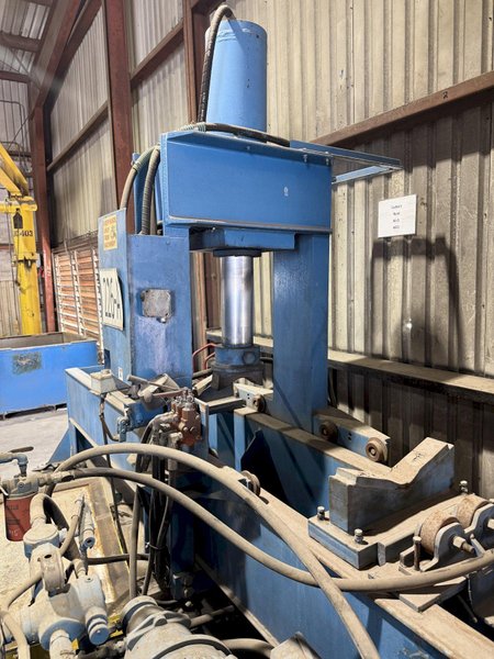 200 TON JAVELINA OILFIELD TRAVELING HEAD HYDRAULIC STRAIGHTENING PRESS: YOBRO #25136