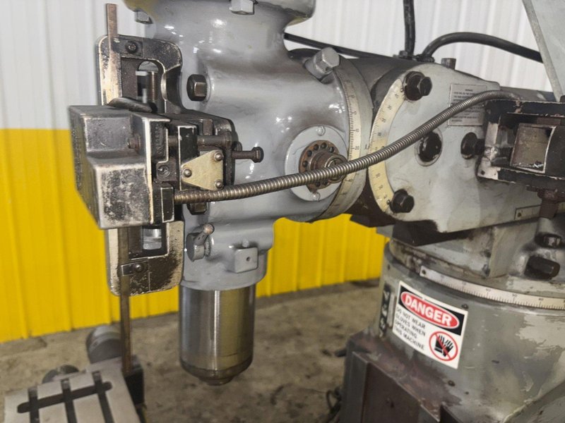 1.5 HP BRIDGEPORT 2 AXIS  CNC VERTICAL RAM TYPE MILL WITH PROTOTRAK PLUS CONTROL: YOBRO #24118