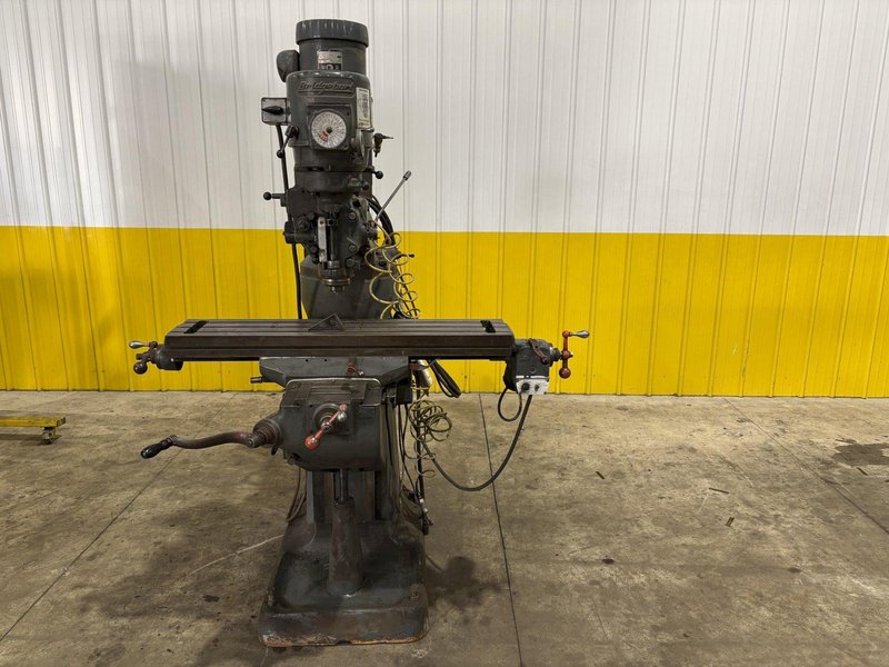 1.5 HP BRIDGEPORT RAM TYPE VERTICAL MILL: STOCK #22881
