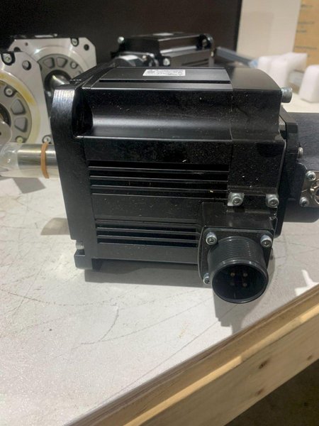MITSUBISHI SERVO MOTOR HF154S-A48 USED