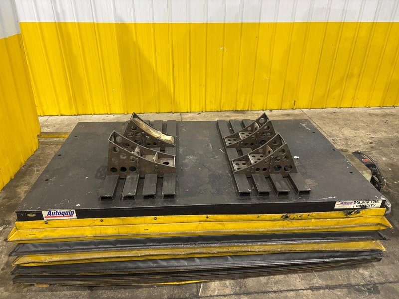 24,000 LBS X 7’ X 4’ AUTOQUIP HYDRAULIC LIFT TABLE: YOBRO #24356