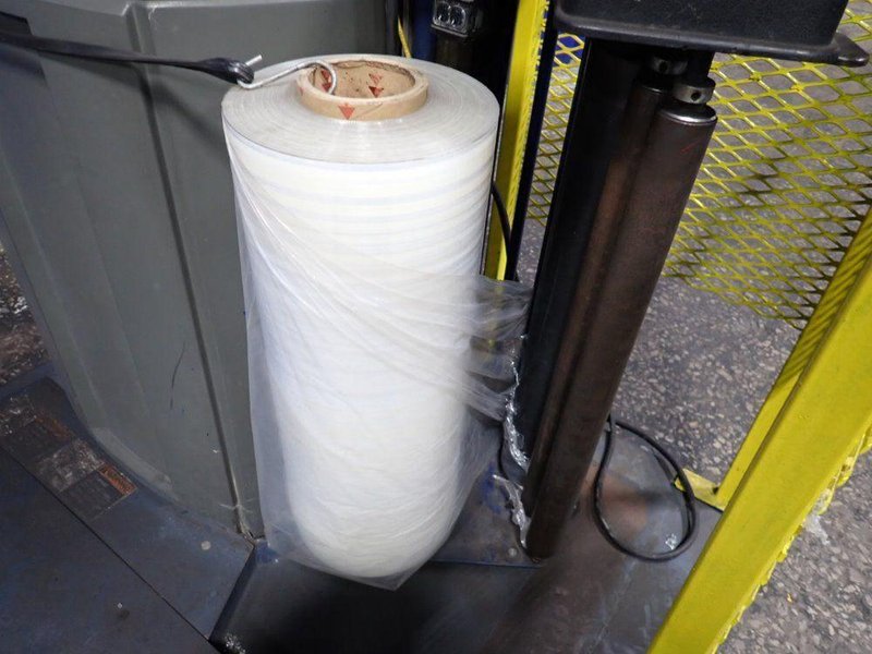 LANTECH INC 47" STRETCH WRAPPING MACHINE  -  Q200