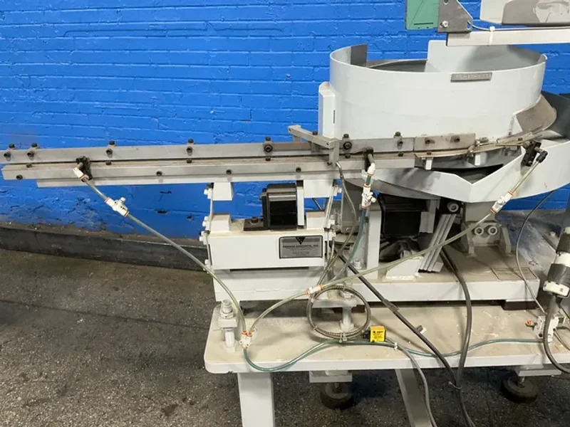 FEEDING CONCEPTS INC 18” VIBRATORY BOWL FEEDER   -  FC-12-9739