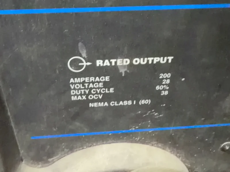 MILLER 200 AMP WELDER   -  MILLERMATIC 250