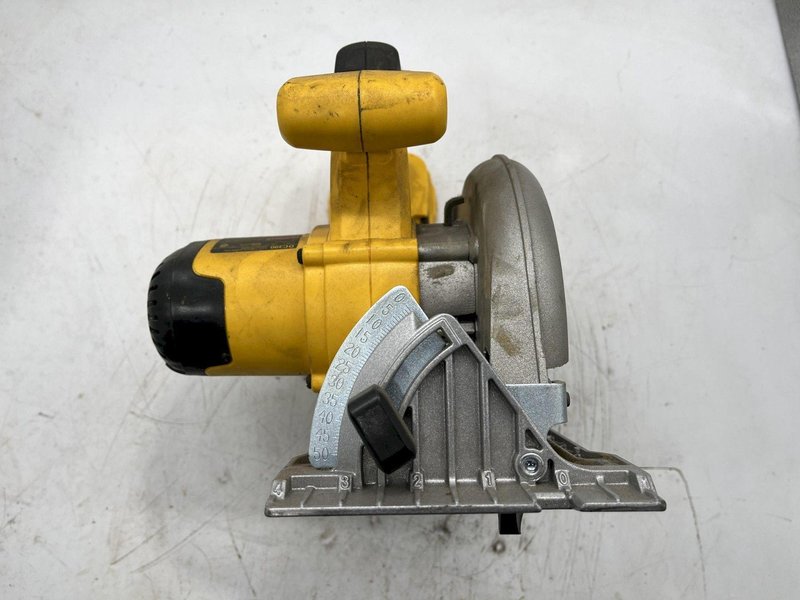 18V DEWALT DC390 CORDLESS CIRCULAR SAW  STOCK #16018
