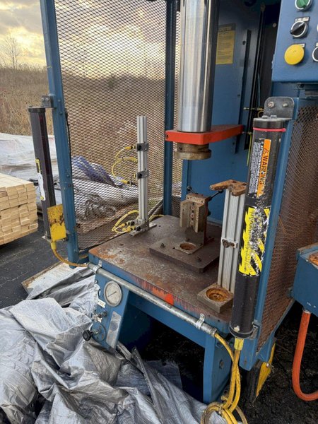 50-TON P&amp;H OGF-50 HYDRAULIC C-FRAME PRESS. STOCK #1112325