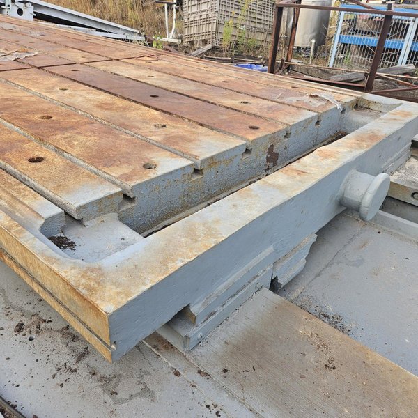 216&quot; X 72&quot; T-SLOTTED FLOOR PLATE. STOCK # 0993325.