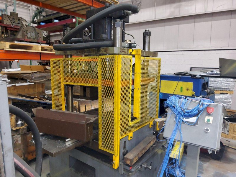 HYDRAULIC 4 POST CUTOFF W/ POWER UNIT: YOBRO #24328
