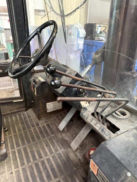 36,000 LB HYSTER 360 PNEUMATIC DUAL-TIRE FORKLIFT. STOCK # 0982926