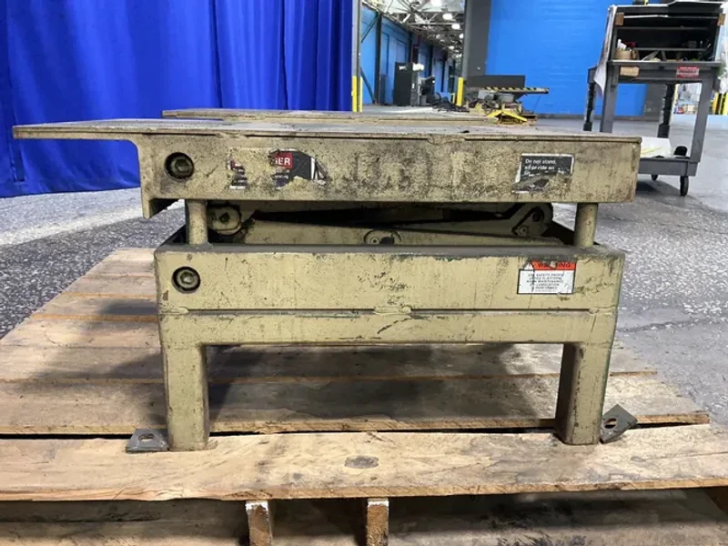 GLOBE INTERNATIONAL 2500 LBS LIFT TABLES  -  AA-2.5-18/SP