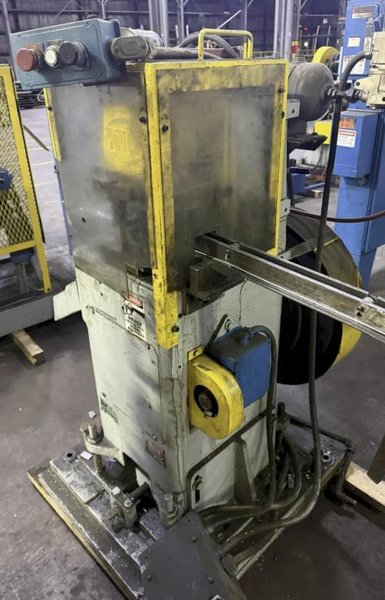 25 TON YODER MODEL P-25 OPEN THROAT CUTOFF PRESS. STOCK # 0436626