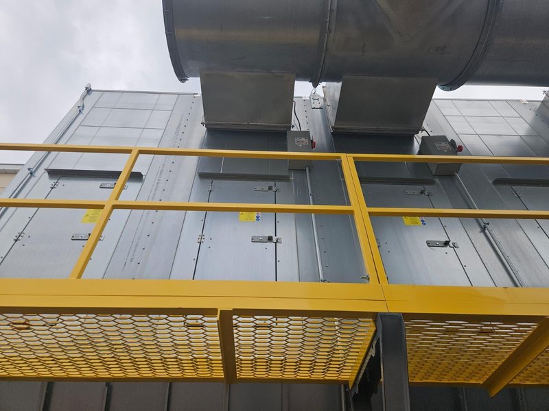 Nederman LBR-C SmartFilter Industrial Baghouse Dust Collector, 2023 – IIoT Controls, Reverse-Air Cleaning &amp; Chain Conveyor